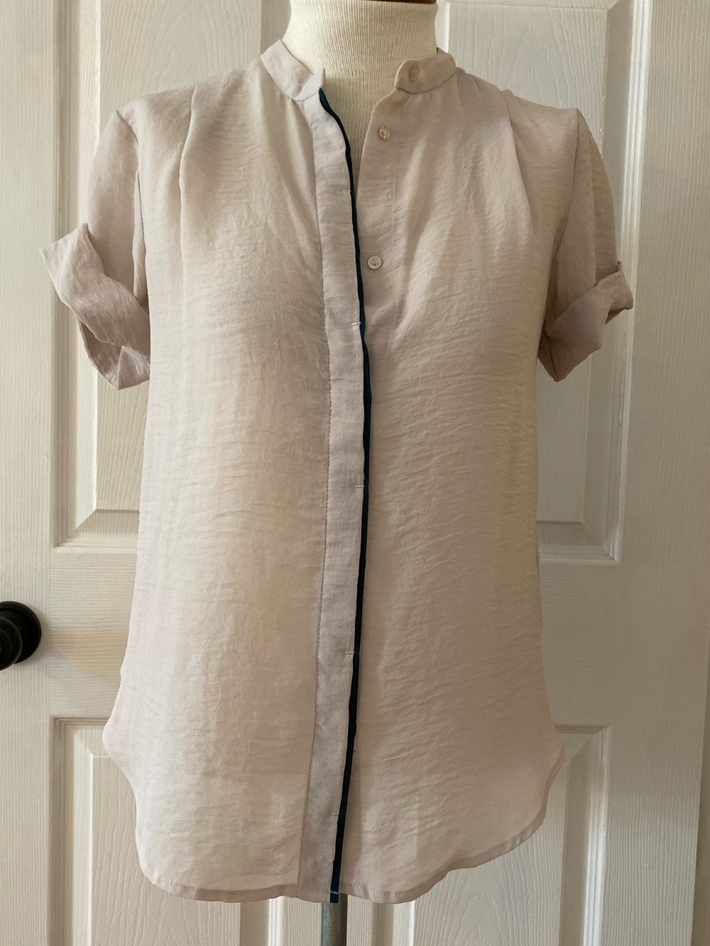 Light Gray Short Sleeve Button Up Blouse with Teal Trim Minimalist Sheer Size 2